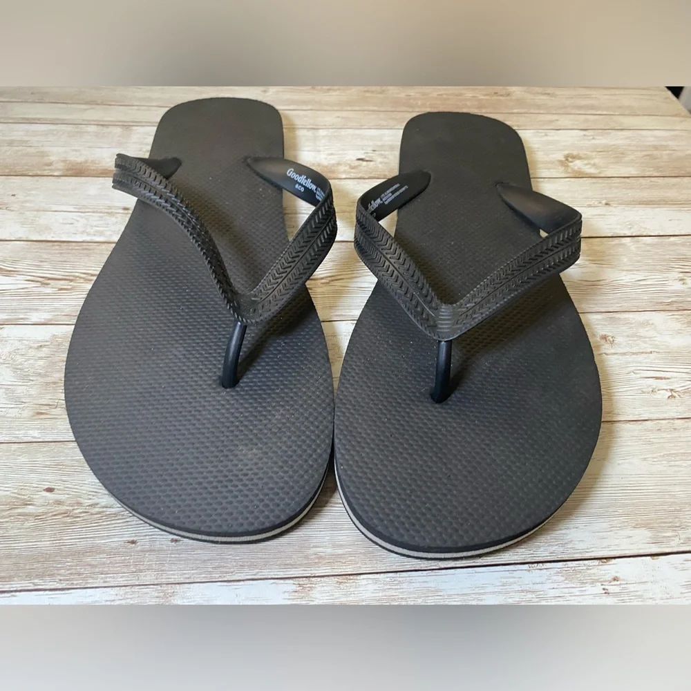Good Fellow & Co Men’s Flip Flop Sandals Black 11-12